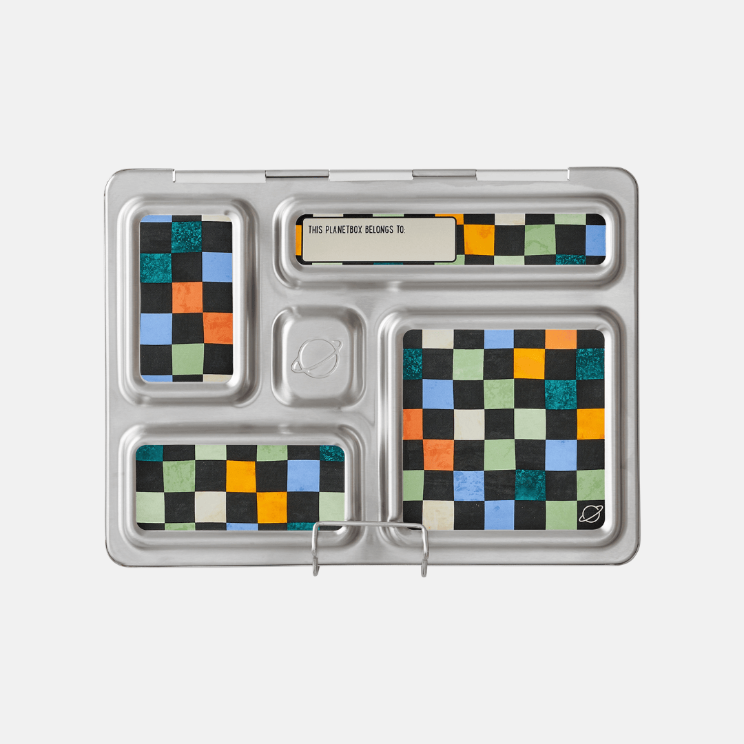 Retro inspired checkered design on Rover lunch box