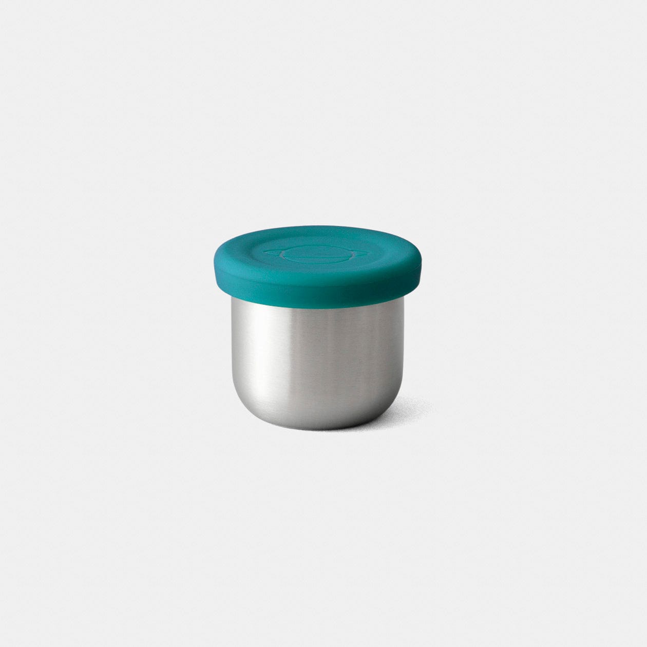 Tall dipper with lid on
